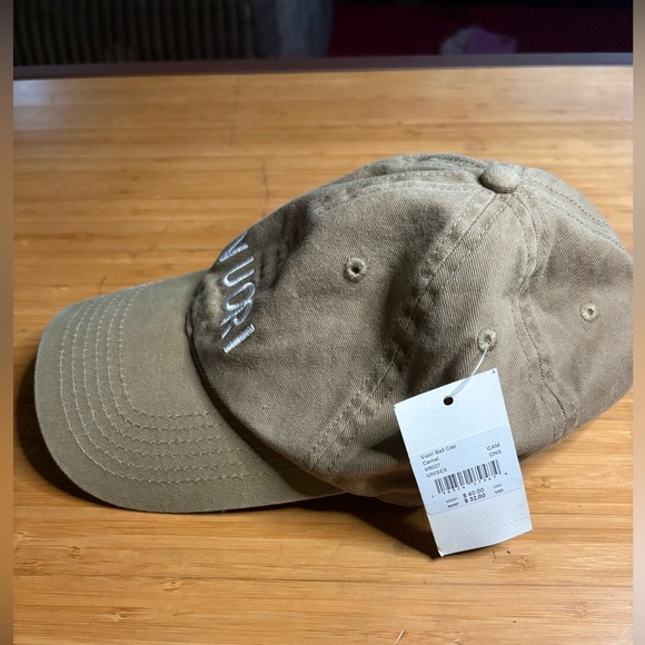 NWT Vuori Khaki Logo Ball Cap. Unisex. Khaki. - Picture 2 of 5